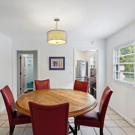 Appartamento Folly Vacation Great Location, Vintage And Fun 120 Unit A Folly Beach Esterno foto