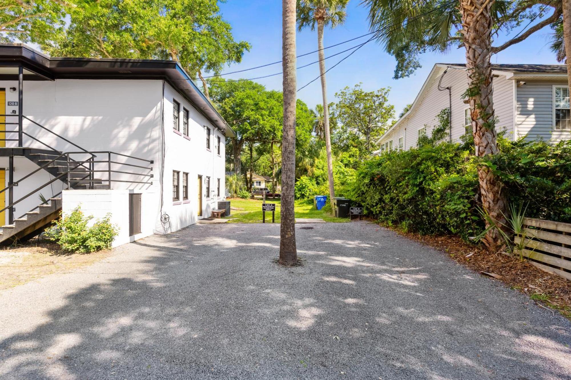 Appartamento Folly Vacation Great Location, Vintage And Fun 120 Unit A Folly Beach Esterno foto
